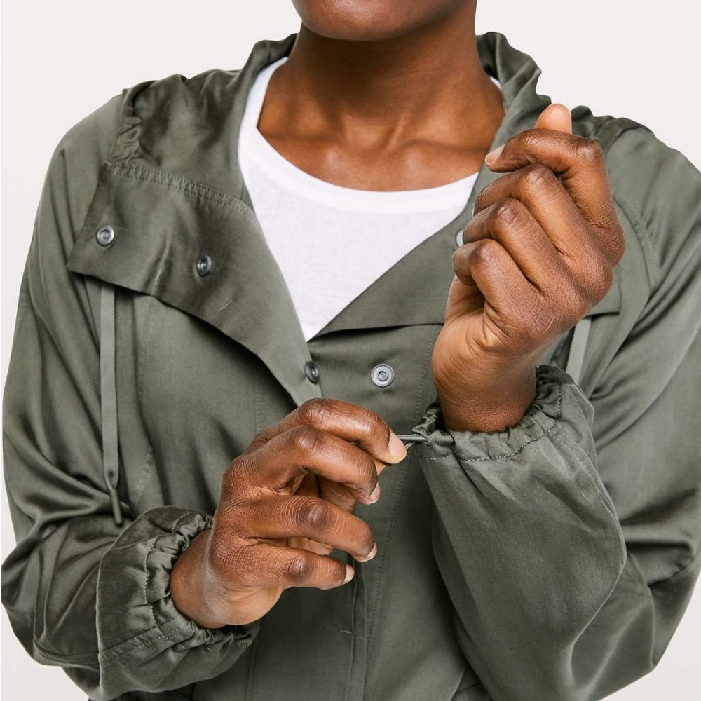 Lululemon City Stroll Jacket - Size 4 - Grey Sage - Picture 4 of 12